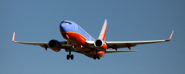 Boeing 737-700 (N736SA) - Landing 30L, 03-29-2015.  FA shows this as a C172 .. Obviously not so.