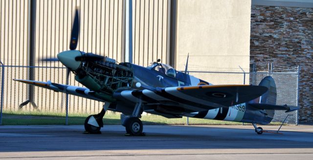 SUPERMARINE Spitfire —