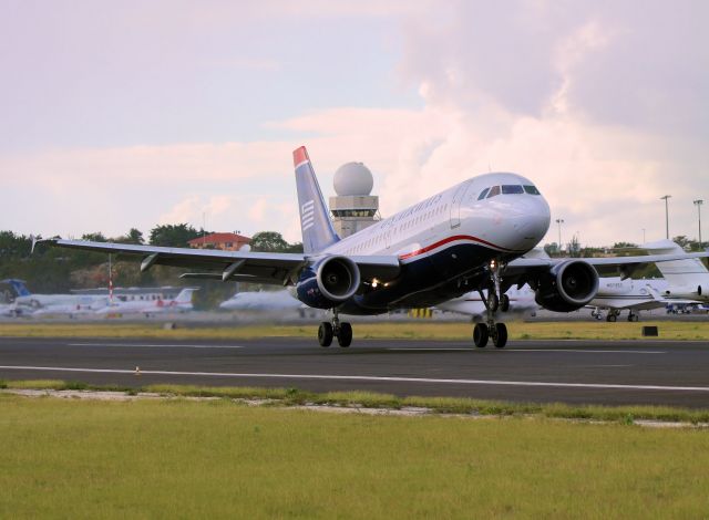 Airbus A319 (N732US)