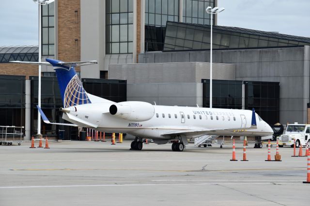 Embraer ERJ-145 (N11191)