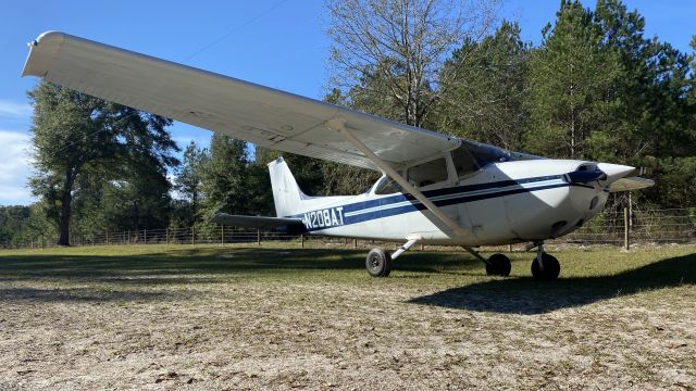 Cessna Skyhawk (N208AT)