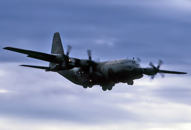 A97001 — - LATE EVENING SHOT TAKEN AT EDINBURGH. LOCKHEED C-130H HERCULES (L-382) - REG A97-001 (CN -382 ) - EDINBURGH RAAF BASE ADELAIDE SA. AUSTRALIA - YPED (12/9/1999)35MM SLIDE CONVERSION.