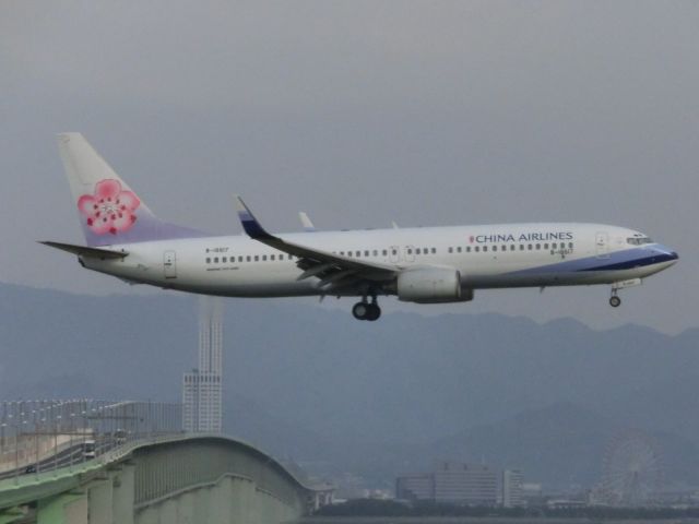 Boeing 737-700 (B-18617)