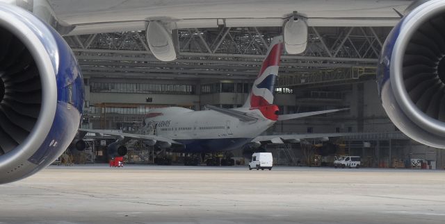 Boeing 747-200 (G-BNLV)