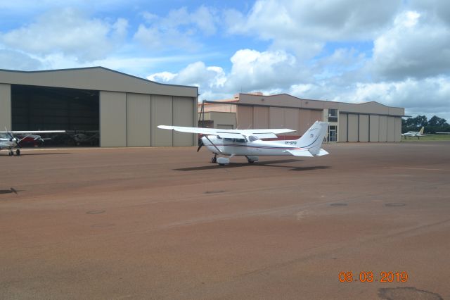 Cessna Skyhawk (VH-SPW) - Just waiting for next flight