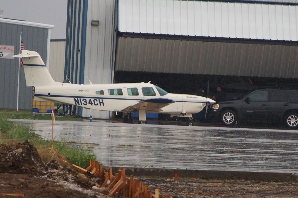 Piper Saratoga (N134CH)