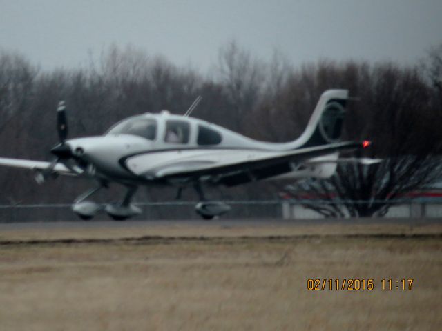 Cirrus SR-22 (N113JV)