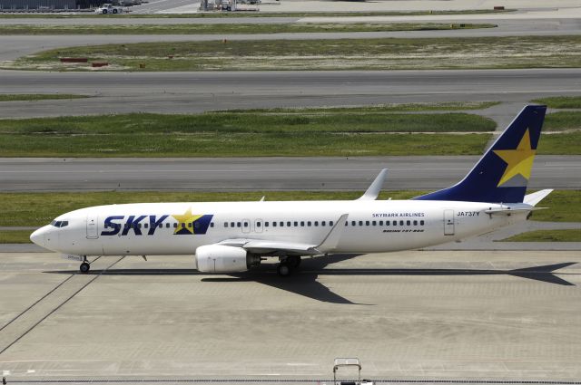 Boeing 737-800 (JA737Y) - Taxing at Haneda Intl Airport on 2013/05/05