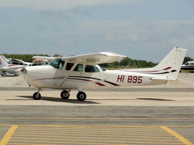 Cessna Skyhawk (HI895)