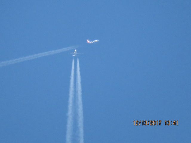 Boeing 737-900 (N281AK)