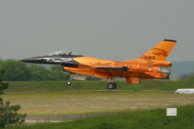 Lockheed F-16 Fighting Falcon (J015) - Netherlands Air Force General Dynamics-Fokker f-16AM Fighting Falcon, Châteaudun Air Base 279 (LFOC)