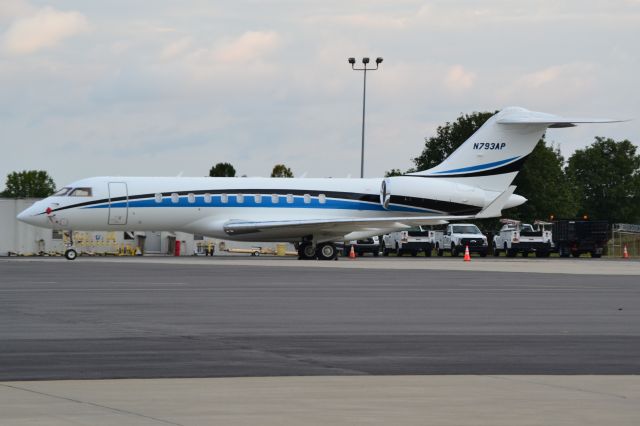 Bombardier Global 5000 (N793AP) - DELAWARE TRUST CO TRUSTEE (NFL Carolina Panthers owner and Appaloosa Management, David Tepper) at KCLT - 9/12/20 