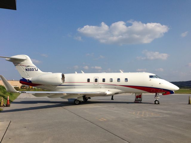 Bombardier Challenger 300 (N3337J) - WILMINGTON TRUST CO TRUSTEE