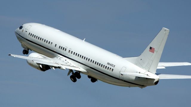 BOEING 737-400 (N640CS) - 4 departure.