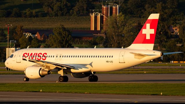Airbus A320 (HB-IJQ)