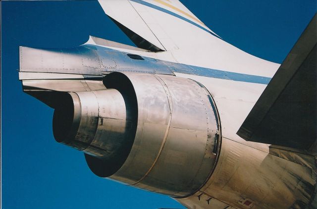 Lockheed L-1011 TriStar (N194AT) - Close up of #2 Engine!