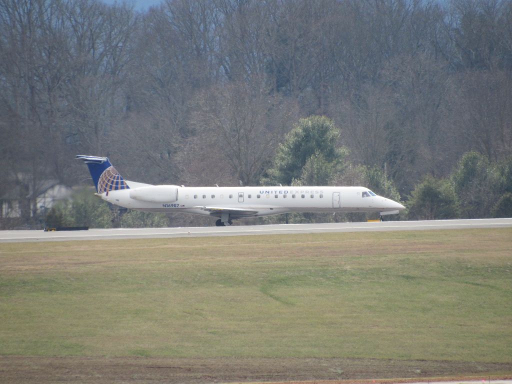 Embraer ERJ-145 (N16987) - About To Depart To IAH