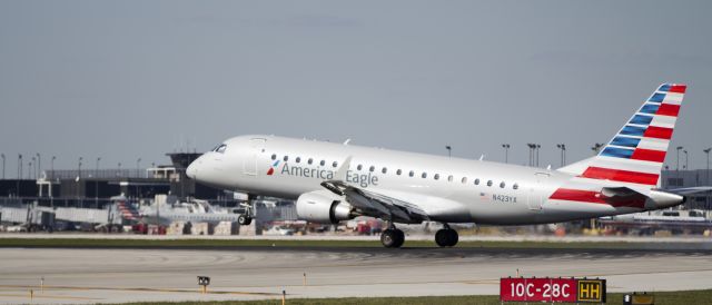 Embraer 170/175 (N423YX) - ERJ-175