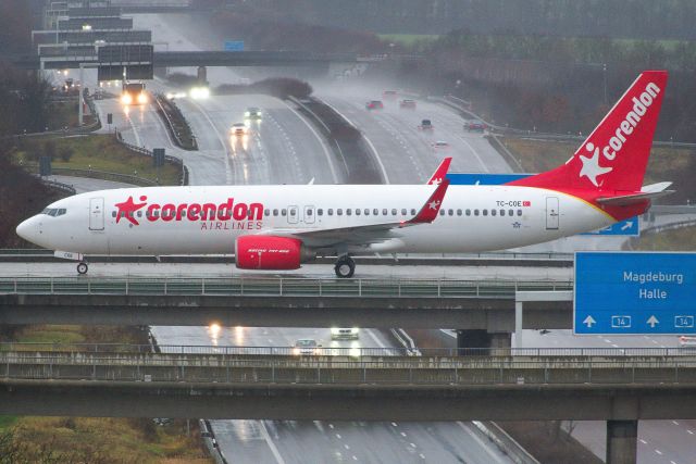 Boeing 737-800 (TC-COE)