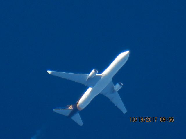 BOEING 767-300 (N324UP)
