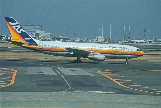 Airbus A300F4-200 (JA8276) - Taxing at Tokyo-Haneda Intl Airport on 1995/01/15