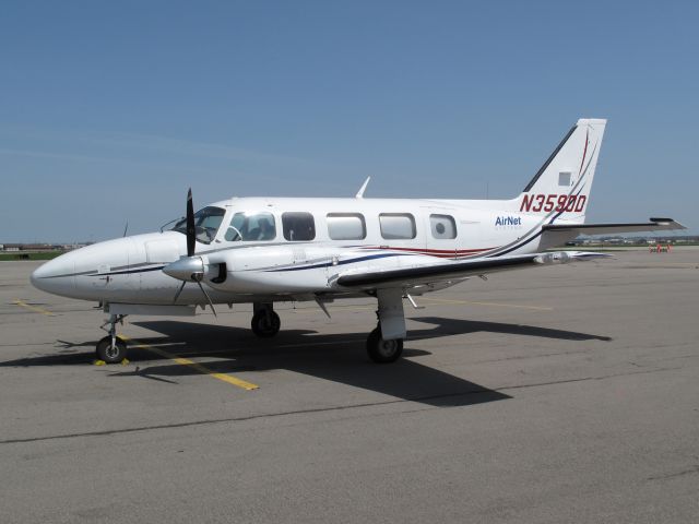 Piper Navajo (N3590D)