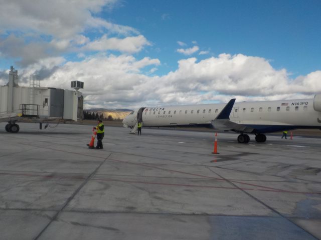 Canadair Regional Jet CRJ-900 (N161PQ)