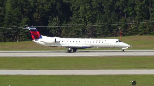 Embraer ERJ-145 (N278SK)