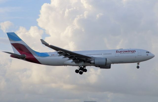 Airbus A330-200 (D-AXGD)