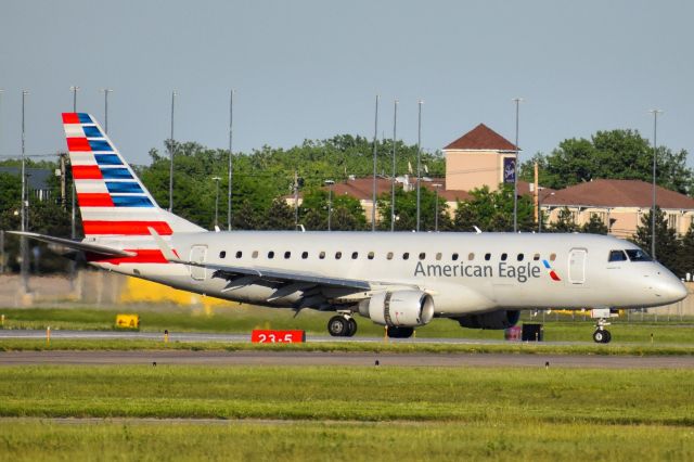 Embraer ERJ 175 (N101HQ) - Republic Airways ERJ-175LR (dba American Eagle Airlines) arriving into Buffalo (BUF) from Philadelphia (PHL)