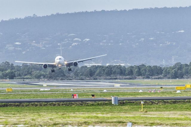 Boeing 777-200 (9V-SRP)