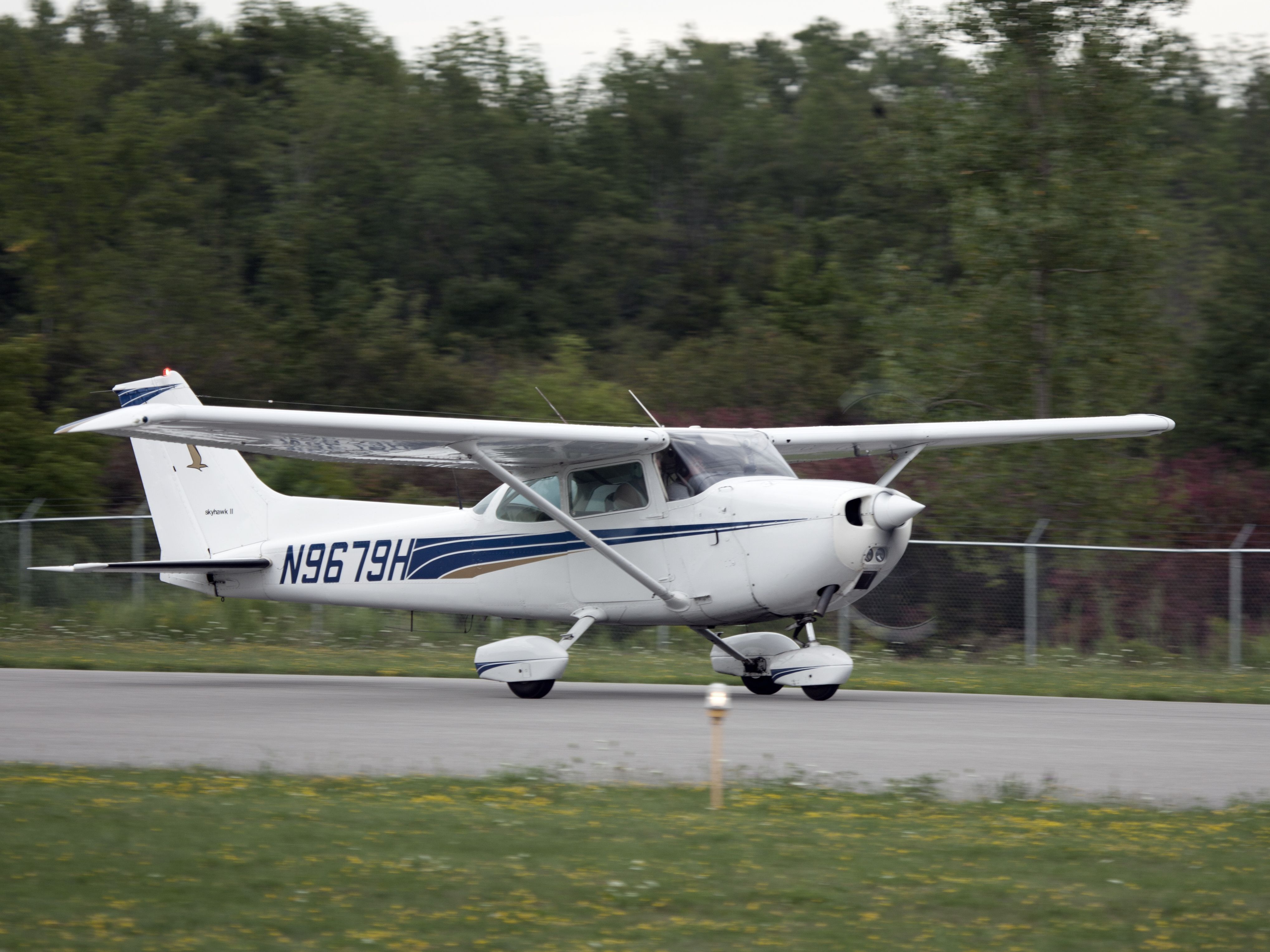 Cessna Skyhawk (N9679H)