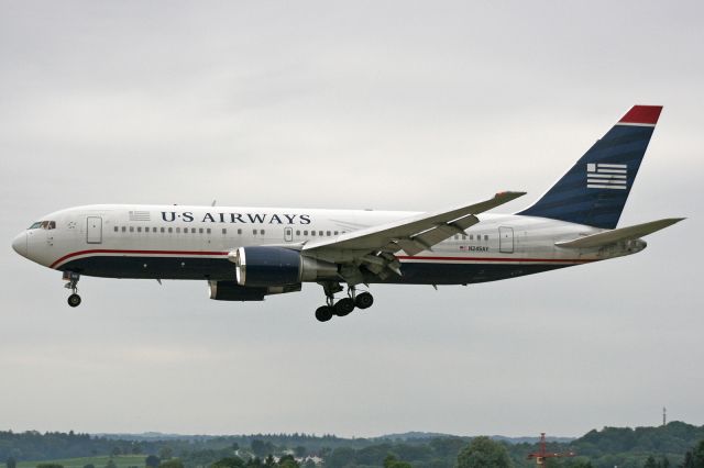 BOEING 767-200 (N245AY)