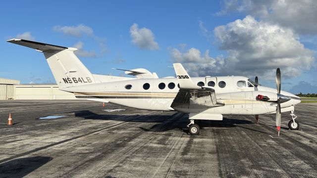 Beechcraft Super King Air 350 (N964LB)