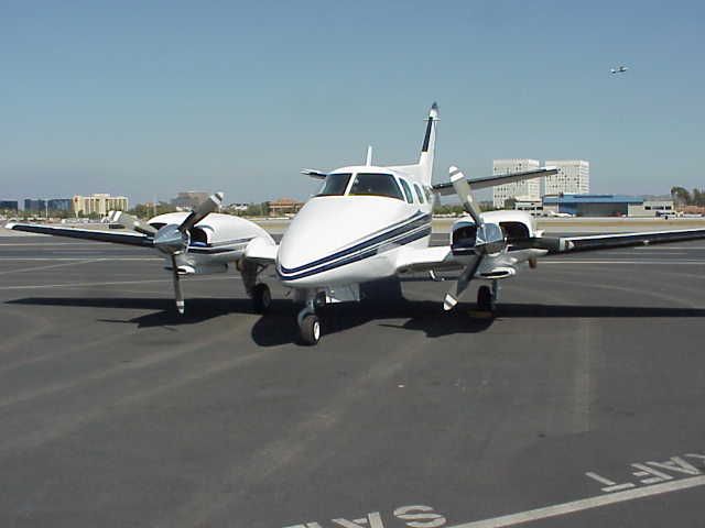 Beechcraft Duke (N81AG)