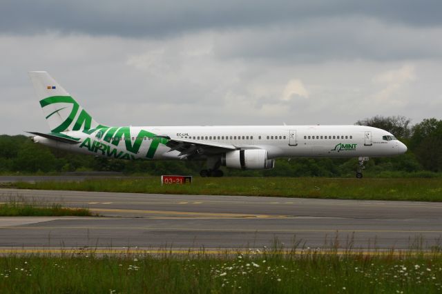 Boeing 757-200 (EC-LHL)