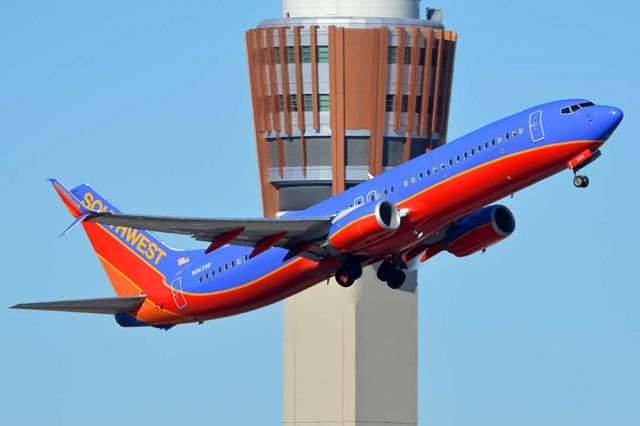 Boeing 737-800 (N8639B) - Southwest Boeing 737-8H4 N8639B at Phoenix Sky Harbor on January 23, 2018.