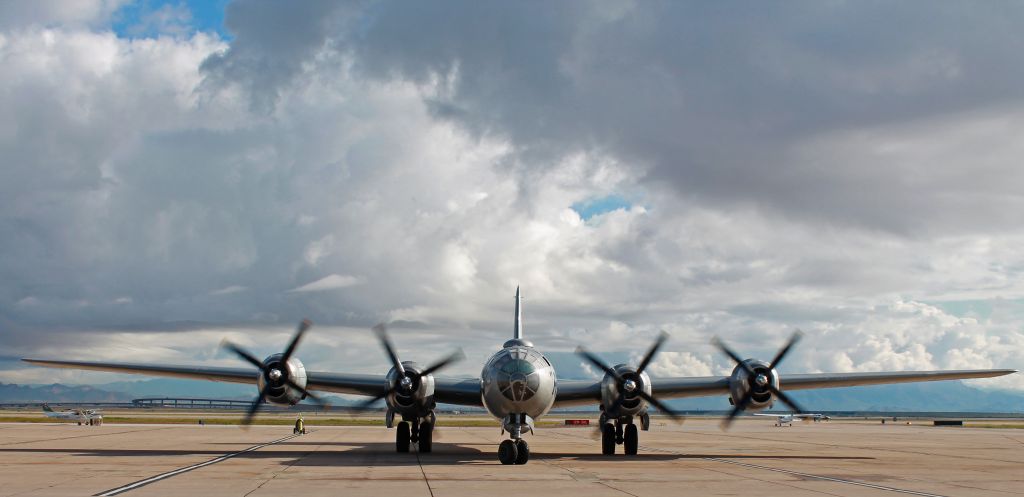 Boeing B-29 Superfortress (NX529B) - I couldnt believe a got a full front on view of this beautiful aircraft. Thank you to the pilots of Fifi that morning.