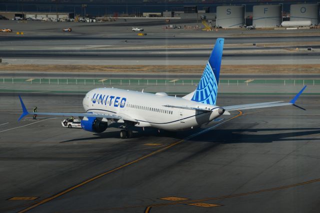 Boeing 737 MAX 8 (N17317)
