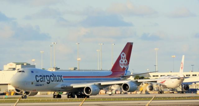 BOEING 747-8 (LX-VCH)