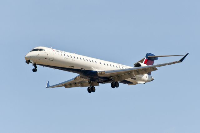 Canadair Regional Jet CRJ-700 (N607LR)