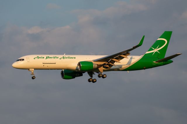 Boeing 757-200 (N888LT) - Asia Pacific Airlines Flight P9800 from Honolulu to DFW landing August 3rd, 2020.