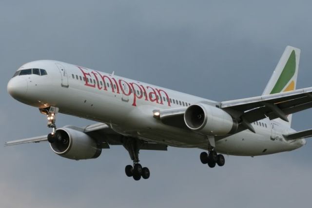 Boeing 757-200 (ET-AMU)