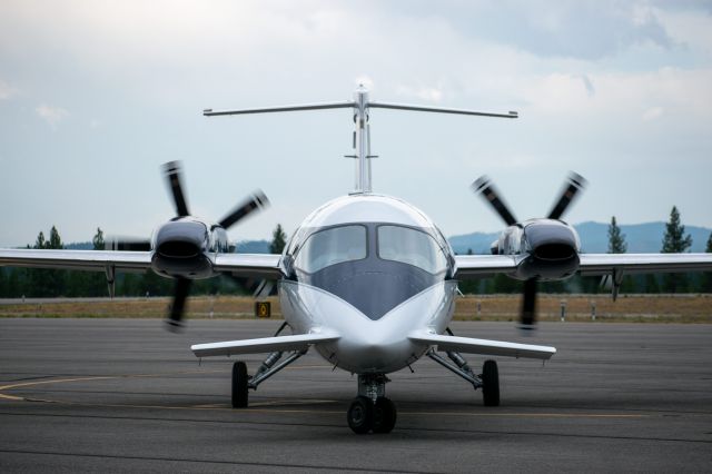 Piaggio P.180 Avanti (N360MC)