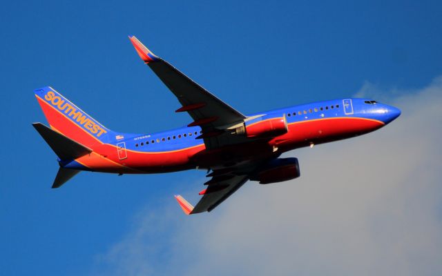 Boeing 737-700 (N759GS) - Southwest Boeing 737-7H4 departing 20C at Nashville