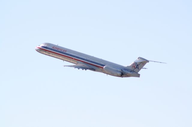 McDonnell Douglas MD-83 (N966TW) - N966TW climbing out runway 23R