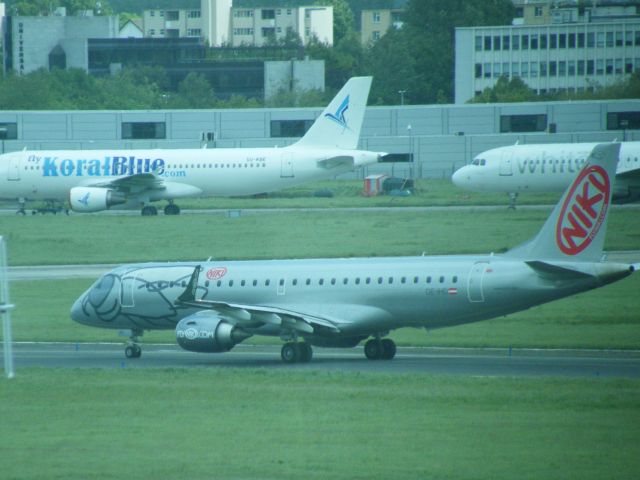 de Havilland Dash 8-400 (OE-IHD)