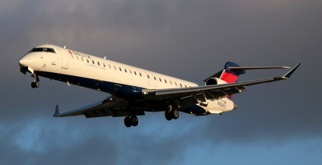 Canadair Regional Jet CRJ-900 (N803SK) - SkyWest Operating as DELTA Connection, Arrival From SLC, Landing 30L  01-01-2017