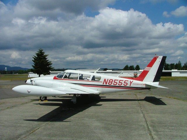 Piper PA-30 Twin Comanche (N8555Y)