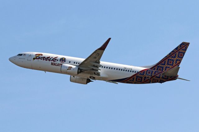 Boeing 737-800 (9M-LCW)